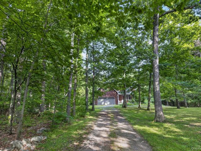 541 E Mountain Road N