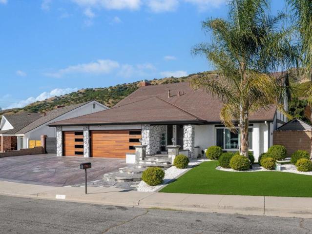 541 Stonehedge Drive