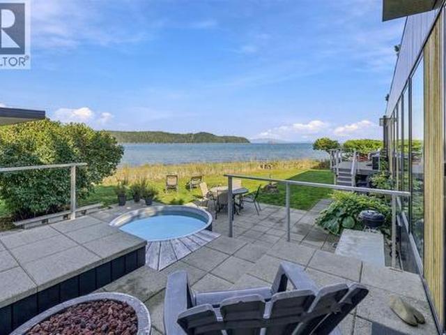 5425 Deep Bay Dr, Bowser, BC, V0R 1G0 Luxury House for sale | Listing ID 1050 | Royal LePage Carriage Trade Luxury Properties