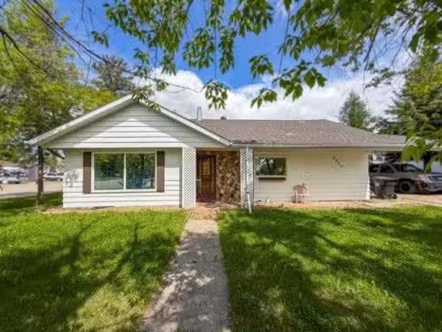 5420 Gravel Avenue, Donnelly, AB, T0H 1G0 house for sale Li.