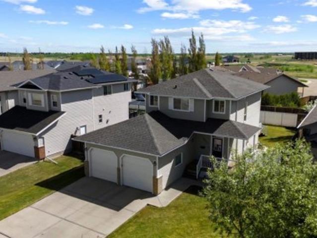 5421 60 Street, Camrose, AB, T4V 4G9 house for sale | Listing ID A2286 | Royal LePage