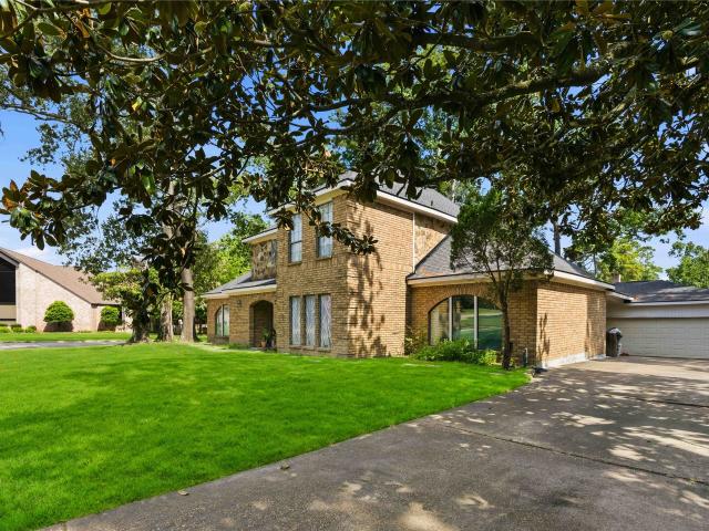 5422 Windy Lake Drive