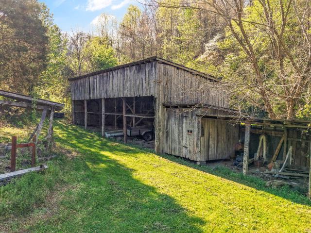 542 Back Valley Rd