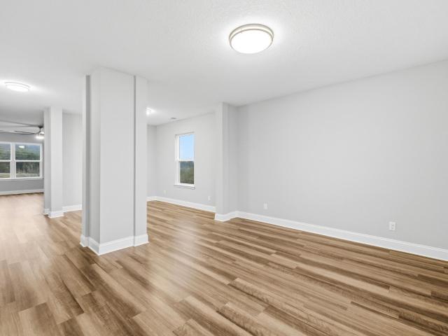 542 Reserve Way