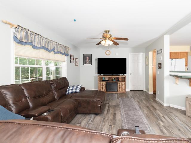 5435 Pleasant Mills