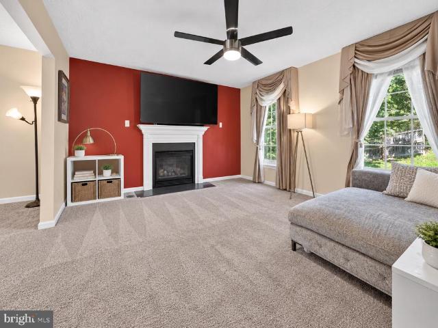 5435 Sir Douglas Drive