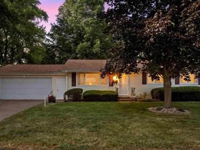 543 40th Ave, East Moline, IL 61244