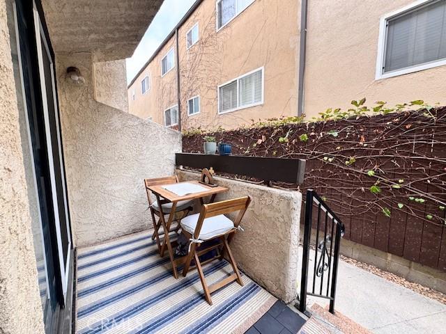 543 W Stocker St, Unit 5, Glendale, CA 91202 | MLS #MB25259