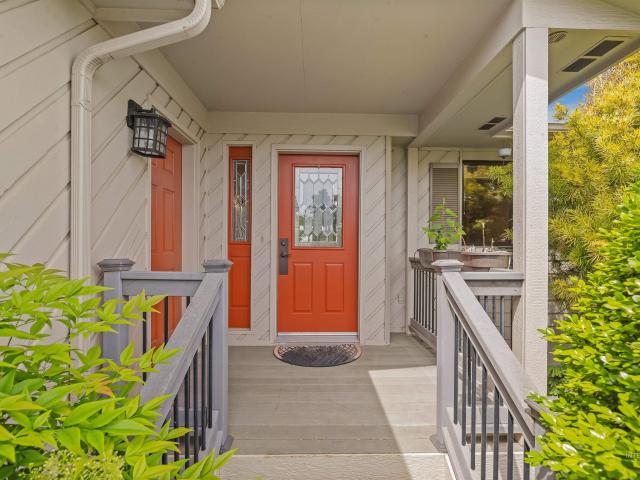 544 Crestline Circle Dr
