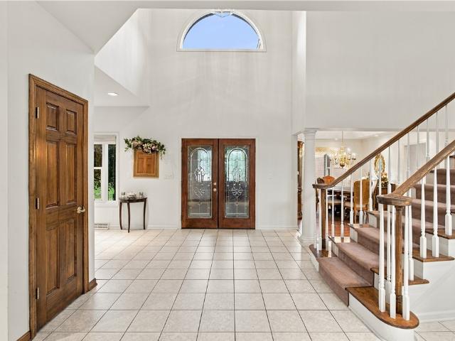 544 Green Parrot Ln