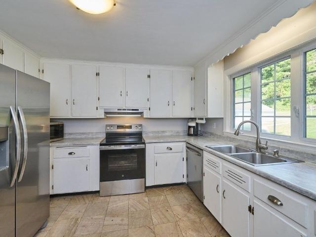 544 High Street, Westwood, US, MA
