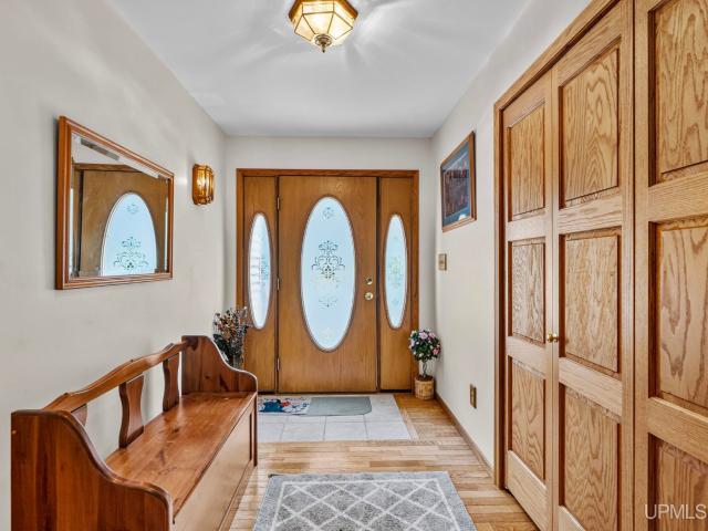 5451 Lakeshore Drive