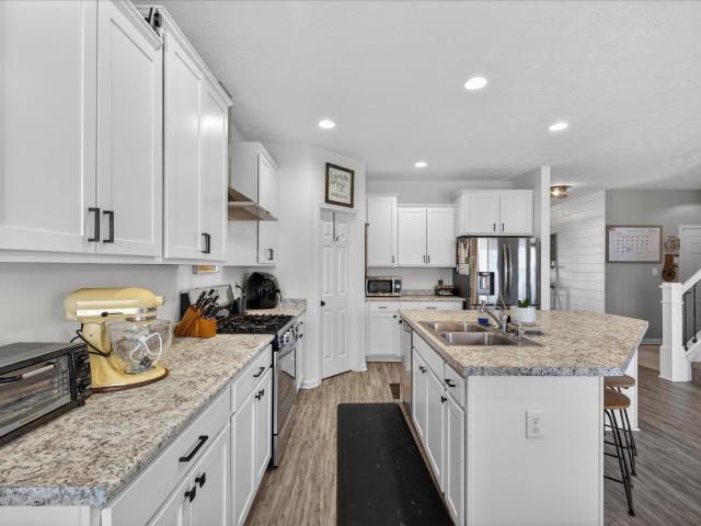 5452 W Channing Way