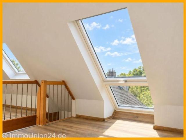 545, für in 2023 renovierte 3 Zimmer 60 qm Maisonette mit offener Küche und Pergolaterrasse