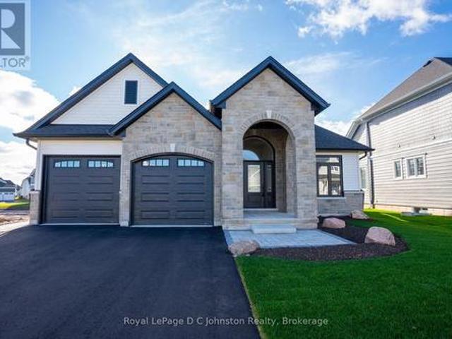 546 Algonquin Trail, Georgian Bluffs, ON, N0H 1S0 house for sale | Listing ID X12518 | Royal LePage