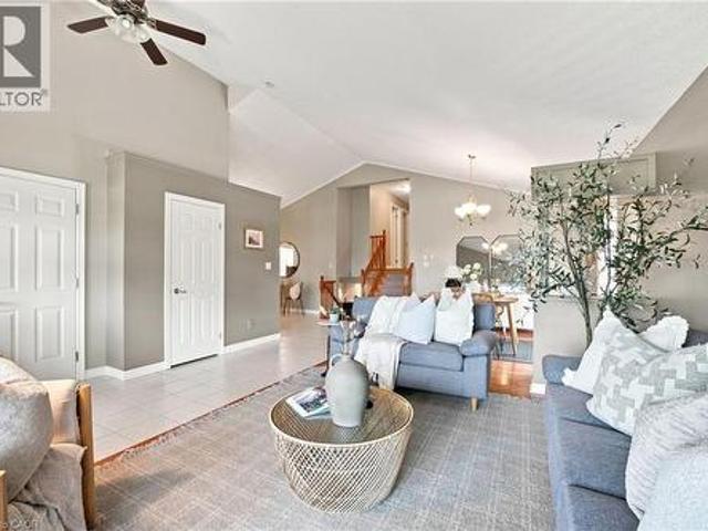 546 Jerseyville Road W, Hamilton, ON, L9G 3L5 house for sale | Listing ID 40871 | Royal LePage