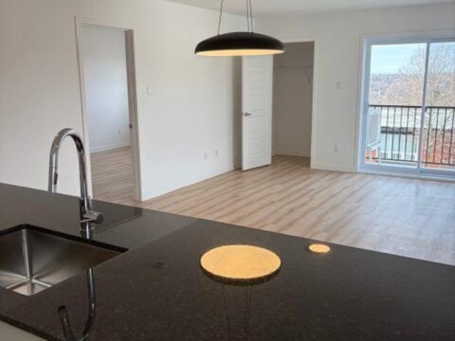 546 Rue Saint Michel, Sherbrooke, Vacant QC J1E 2L1