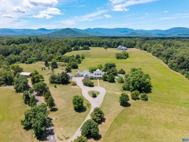 546 Three Pond Ln