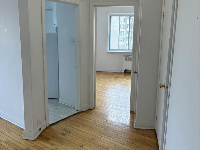 5475 Westminster 402 Apartment for Rent