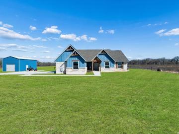 5476 County Road 427, Stockdale, US, TX