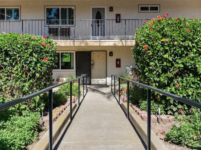 5472 Paseo Del Lago E B