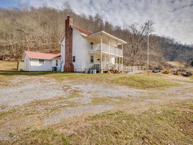547 Wynding Way Drive