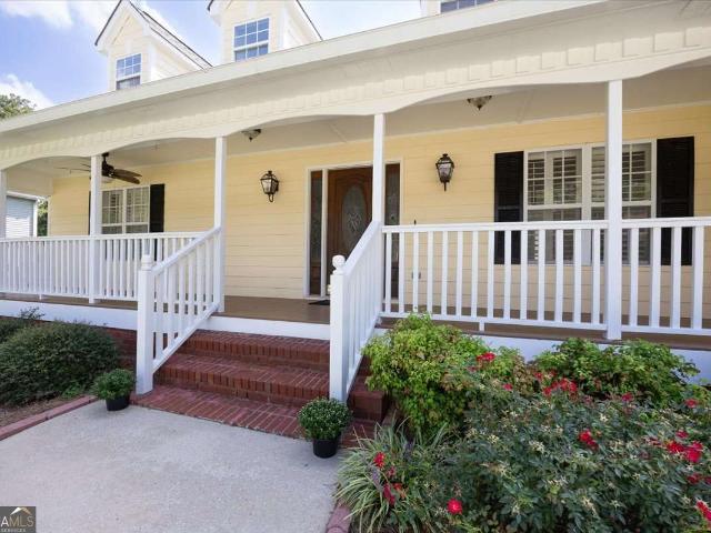 5485 Twin Oak Drive