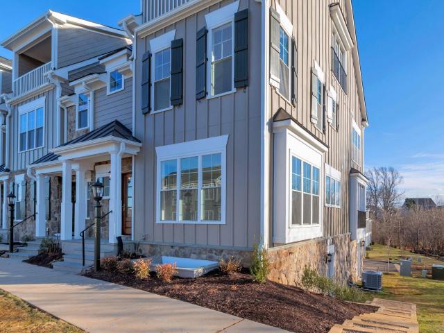 5481 Golf Dr, Crozet, VA 22932 | MLS #674645