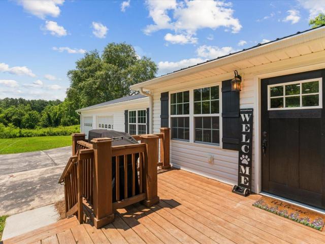 548 Corinth Road NE