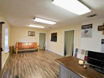 548 Hwy 45N Frontage Rd