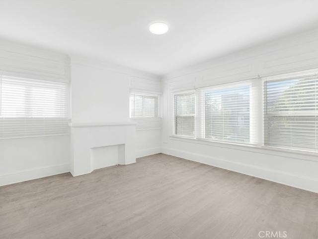548 N Kenmore