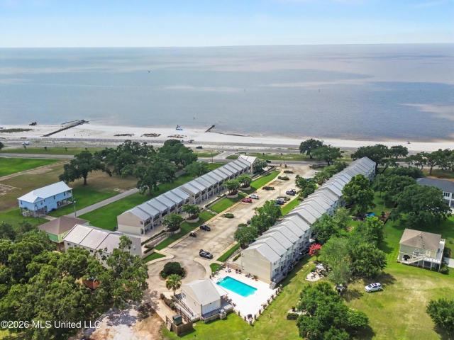 548 W Beach Boulevard