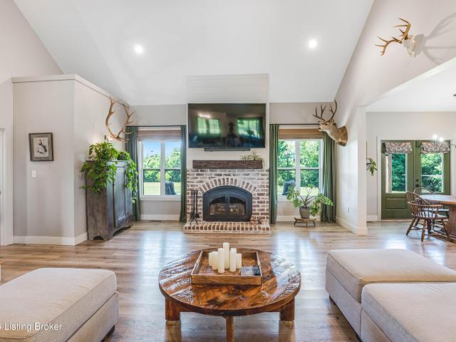 549 Oscar Raymer Rd