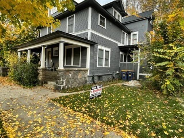 549 Logan St SE Apt 2 beds, 2 full baths
