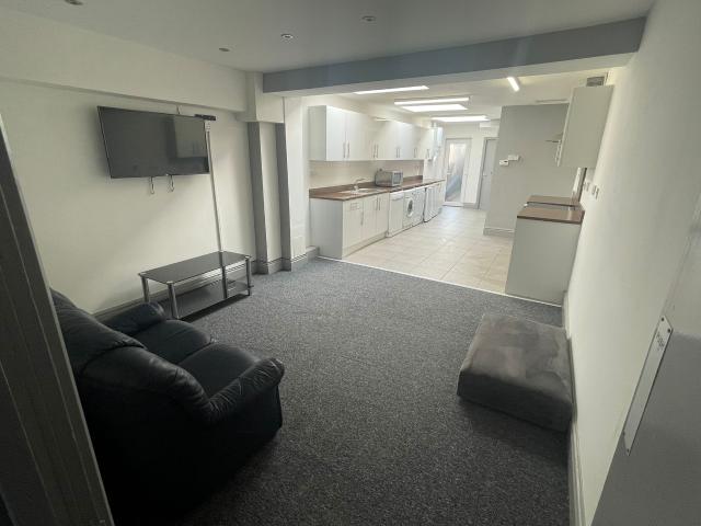 54 Tiverton Road, Metchley, B29 6BP, United Kingdom | 6 bed house for rent #173403504 | Rentberry