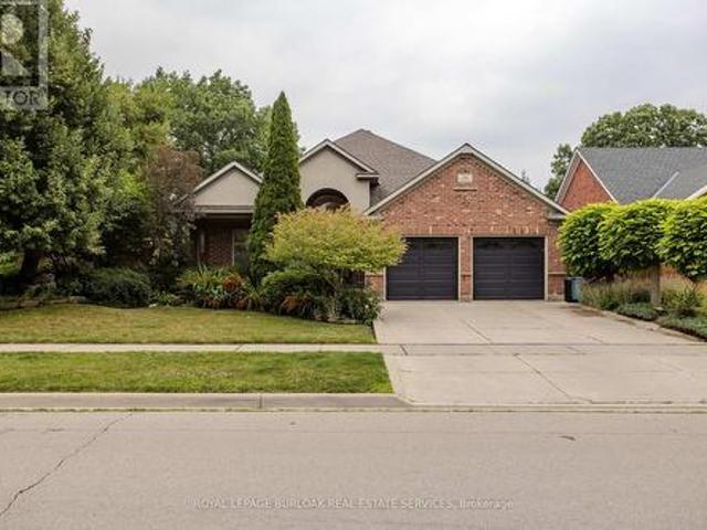 54 Waterwheel Crescent, Hamilton, ON, L9H 7B7 house for sale | Listing ID X13825 | Royal LePage