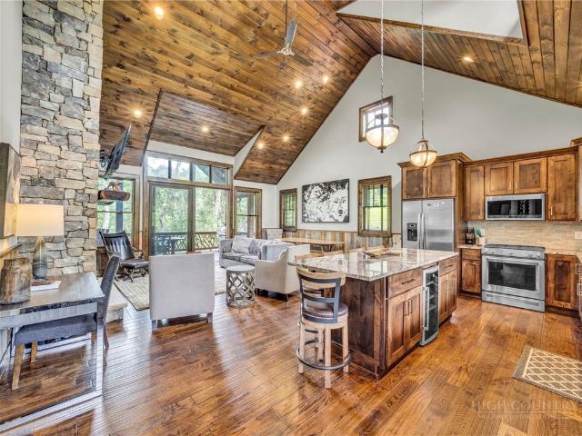 54 White Eagle Trail
