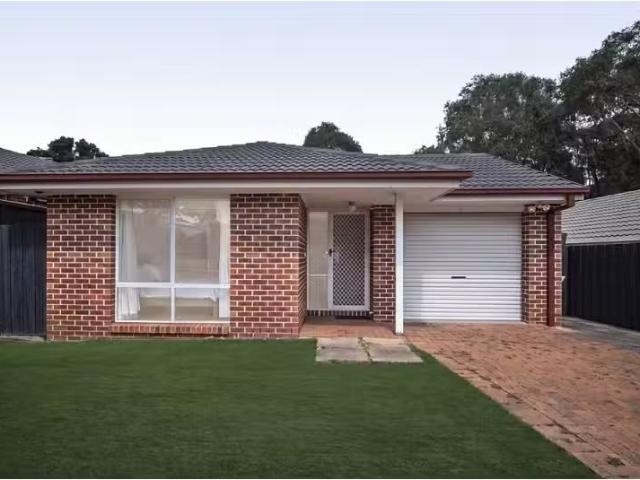 54 Burnett Avenue, Mount Annan House for rent Listed by Amie.