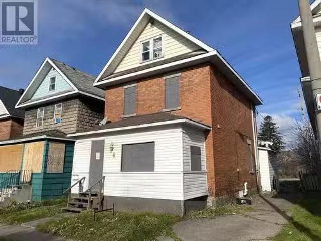 54 Cathcart St, Sault Ste. Marie, ON, P6A 1E1 investment for.