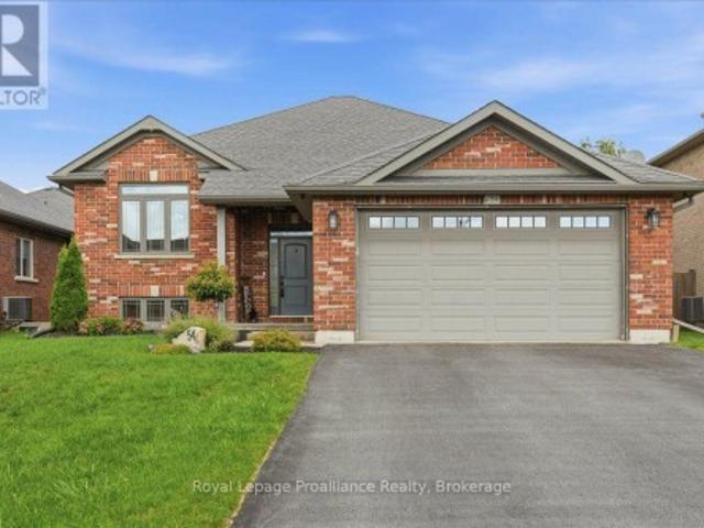 54 Cavendish Drive, Belleville Thurlow Ward, ON, K8N 0L6 house for sale | Listing ID X13732 | Royal LePage