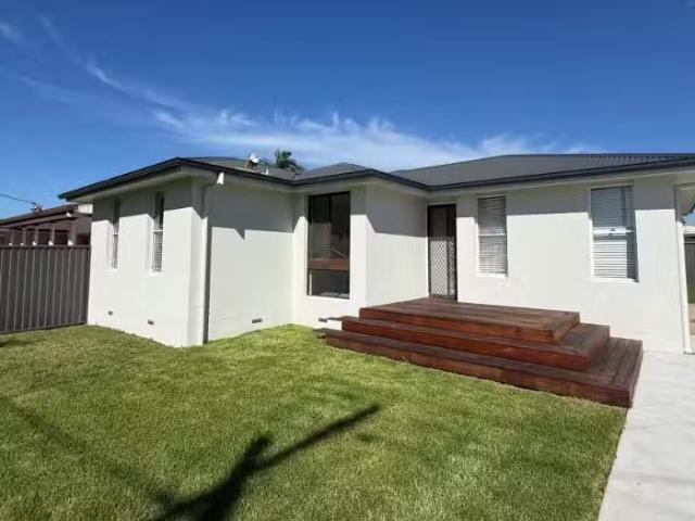 54 Dalnott Road, Gorokan House for rent Listed by Makenzie Ky.