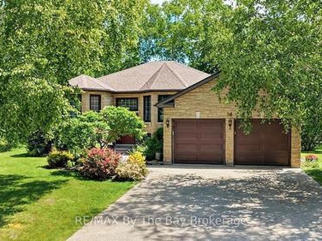 54 Fairway Crescent, Wasaga Beach, ON, L9Z 1B8 house for sale | Listing ID S13486 | Royal LePage