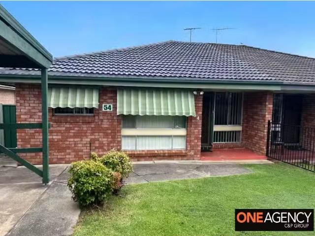 54 Fenton Crescent, MINTO House for rent Listed by Oneagency.