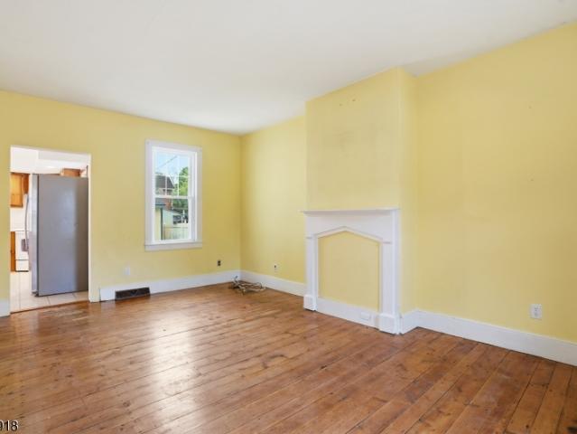54 Front St
