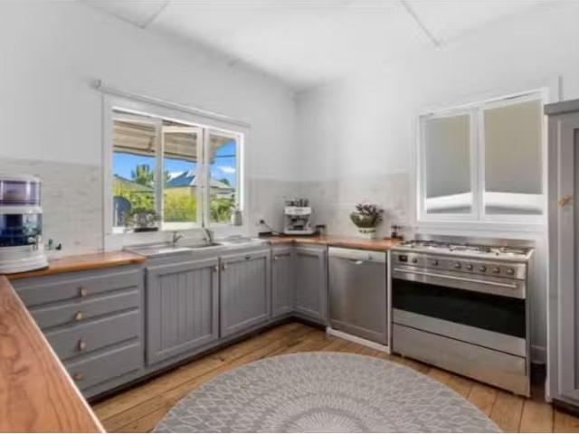 54 Heidelberg Street, East Brisbane House for rent Listed by.