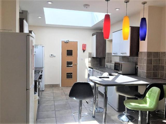 54 Hubert Road, Metchley, B29 6DS, United Kingdom | 6 bed townhouse for rent #72665984 | Rentberry