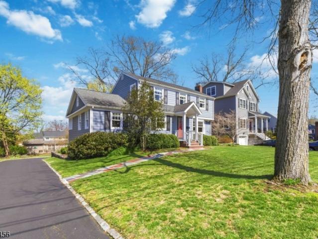 54 Knollwood Ave
