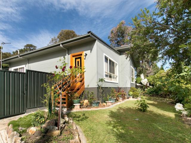 54 Lake Entrance Road, Oak Flats, NSW 2529 House for Rent Ray White South Wollongong