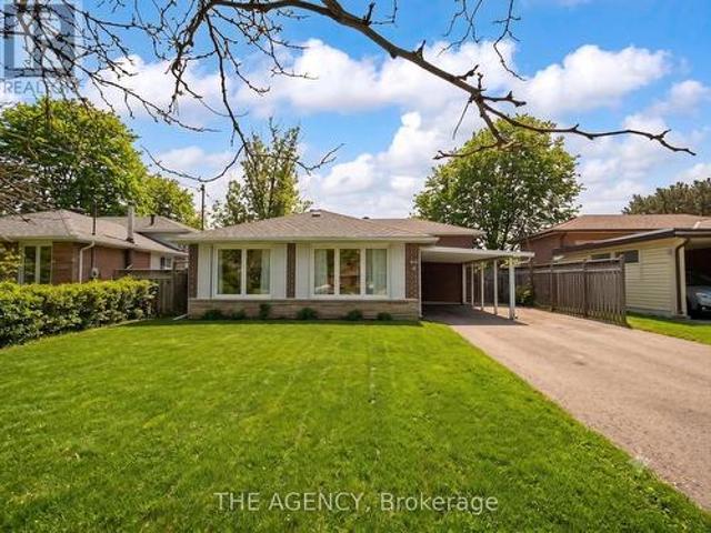 54 Manorglen Crescent, Toronto, ON, M1S 1W4 house for sale | Listing ID E13422 | Royal LePage