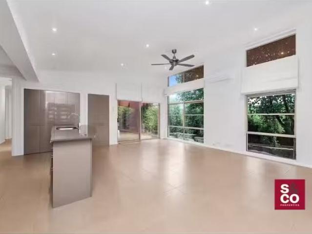 54 Mary Kitson Street, Watson House for rent Listed by Semina.